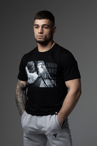 Czarny T-shirt męski z nadrukiem - MMA