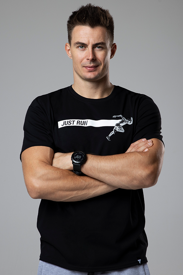 TrecWear 2021 Czarny T-shirt męski z nadrukiem - RUNNING Czarny T-shirt męski z nadrukiem - BIEGANIE